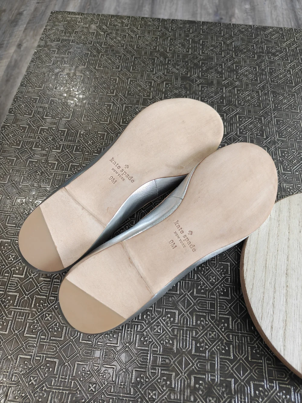 🐢 Kate Spade New York Willa ballet flats in silver metallic leather Size 9